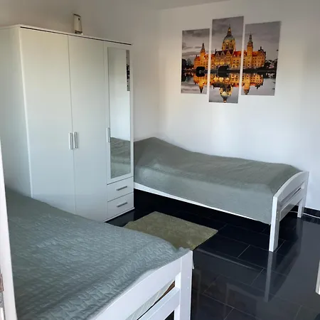 Ferienwohnung Mit Fussbodenheizung Nahe Messe, Gratis Parkplatz Und Abstellplatz E - Bike Ганновер Экстерьер фото