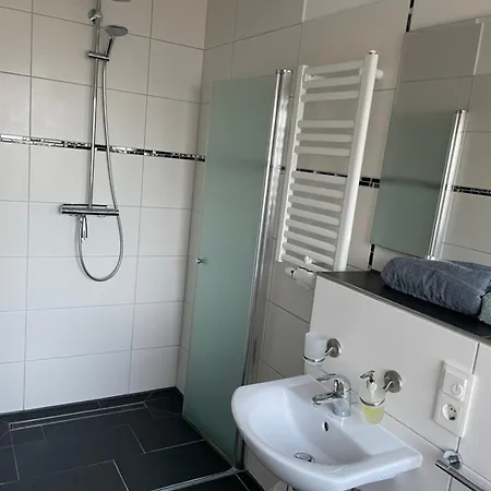 Ferienwohnung Mit Fussbodenheizung Nahe Messe, Gratis Parkplatz Und Abstellplatz E - Bike Ганновер Экстерьер фото